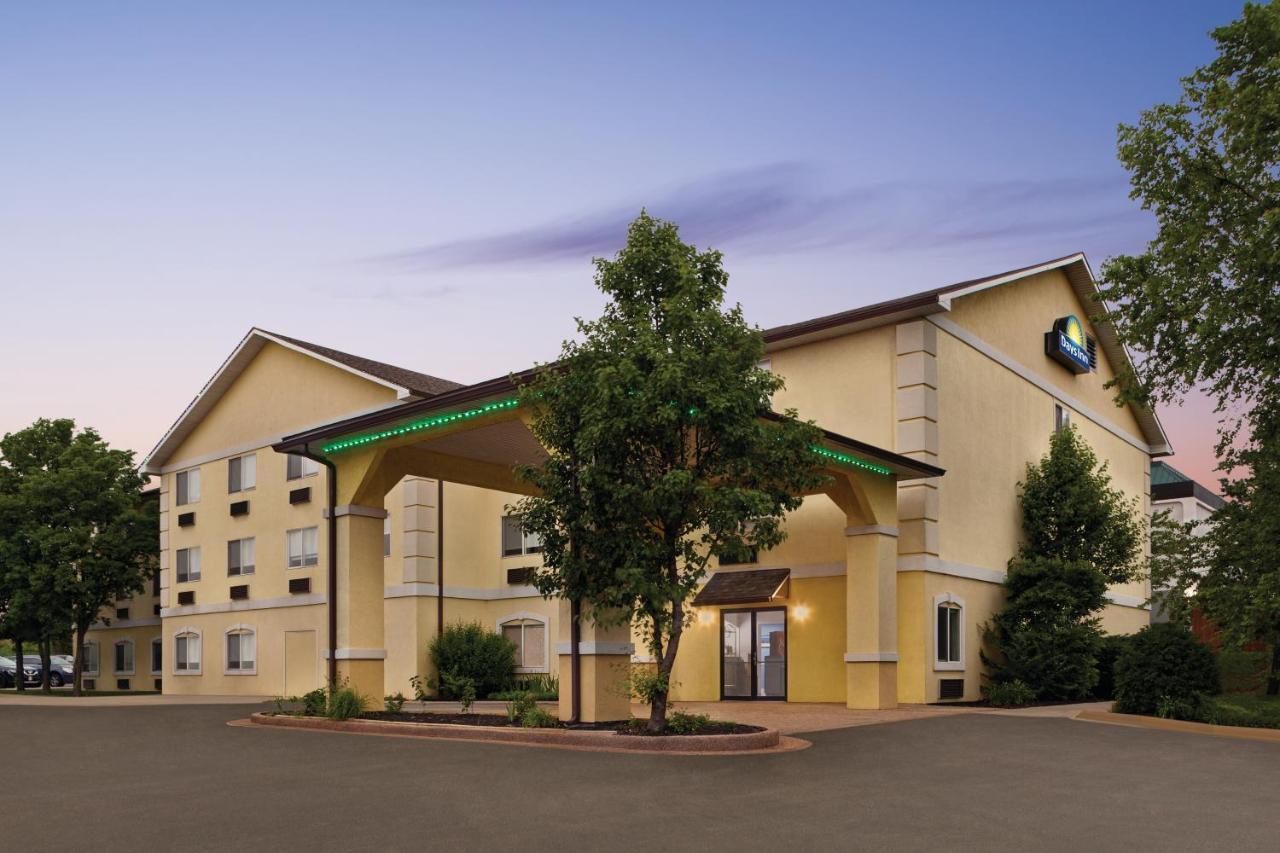 Days Inn By Wyndham Kansas City International Airport Exterior photo