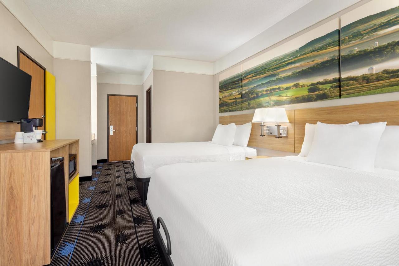 Days Inn By Wyndham Kansas City International Airport Exterior photo