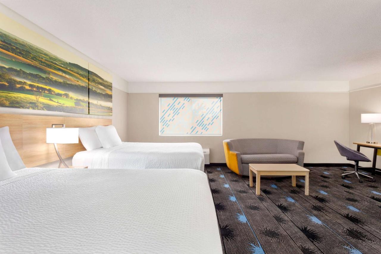 Days Inn By Wyndham Kansas City International Airport Exterior photo