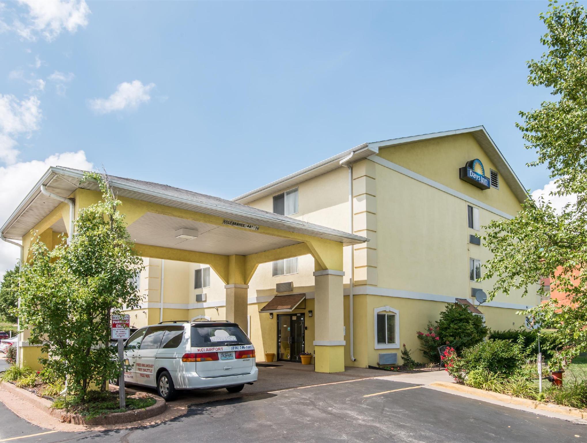 Days Inn By Wyndham Kansas City International Airport Exterior photo