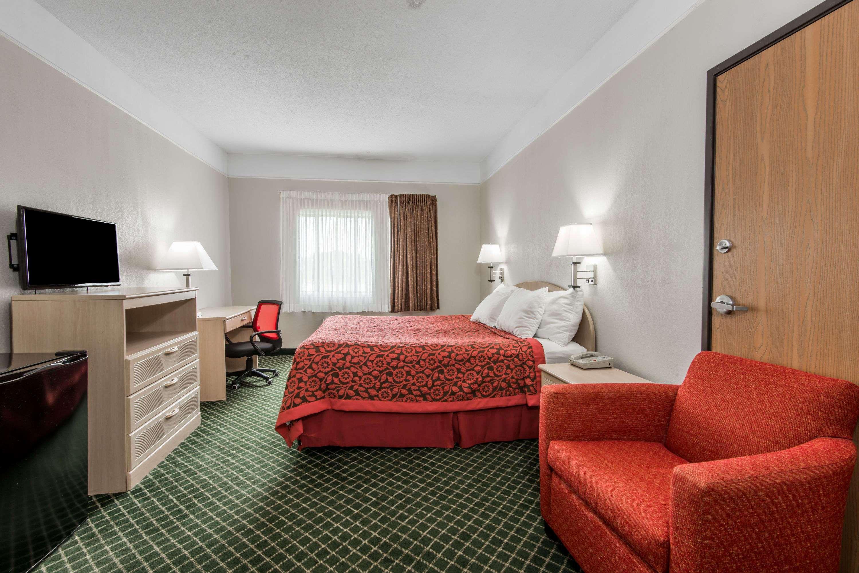 Days Inn By Wyndham Kansas City International Airport Exterior photo